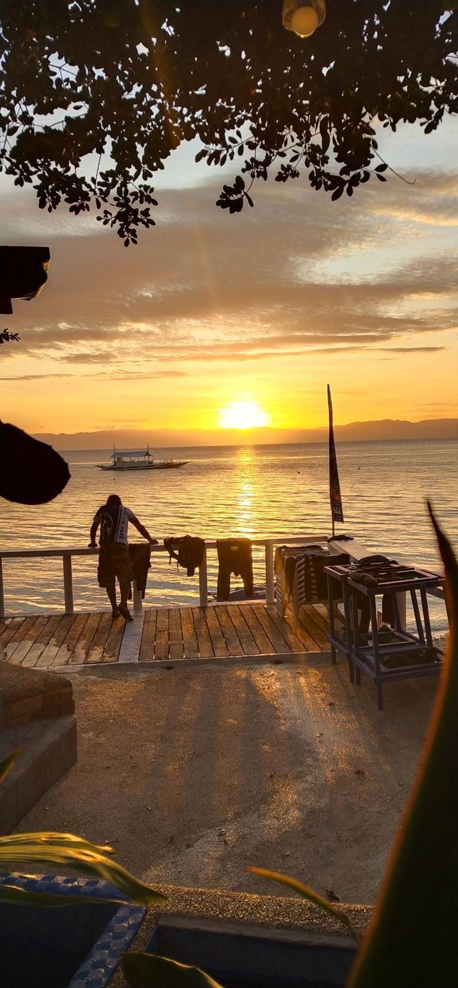 Love'S Beach & Dive Resort Moalboal Exteriör bild