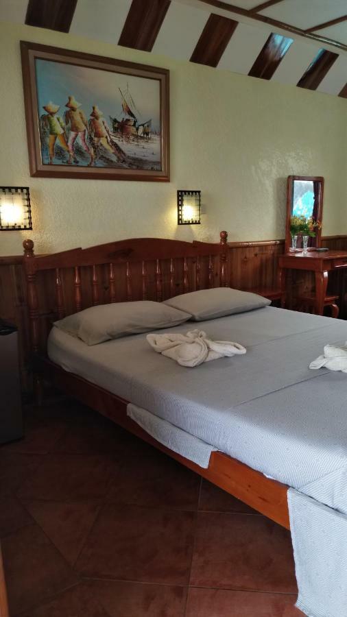 Love'S Beach & Dive Resort Moalboal Exteriör bild